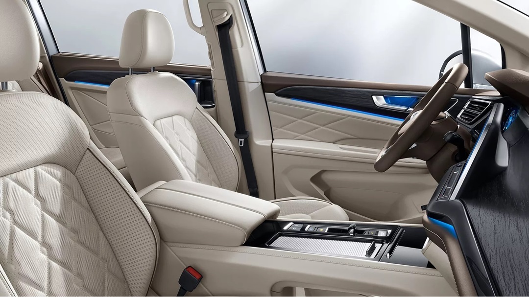 So sánh Volkswagen Viloran Premium và Volkswagen Viloran Luxury 2025: Đâu là lựa chọn hoàn hảo? 9 Volkswagen Viloran Luxury mang đến trải nghiệm nội thất vượt trội.