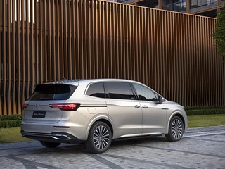 Volkswagen Viloran Luxury 2025