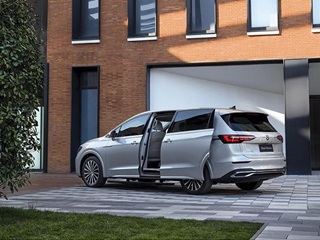 Volkswagen Viloran Luxury 2025