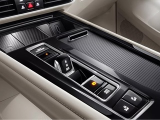 Volkswagen Viloran Luxury 2025