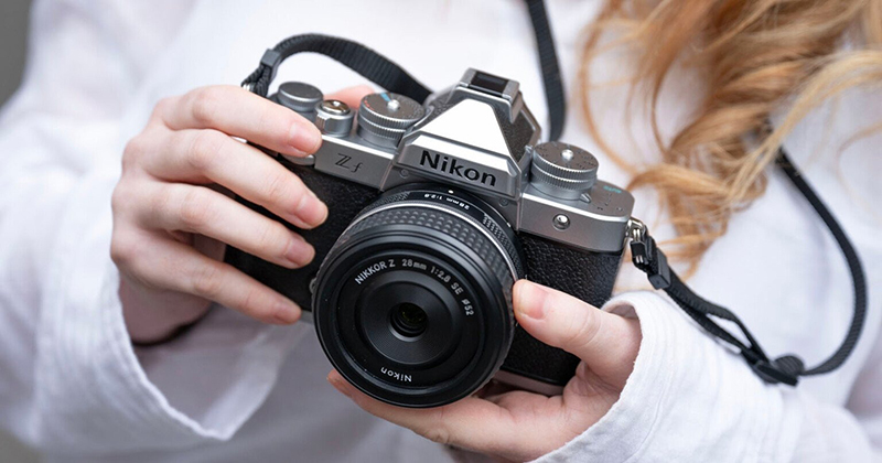 Nikon Ra Mắt Zf Bản Màu Bạc Cổ Điển Và Film Grain