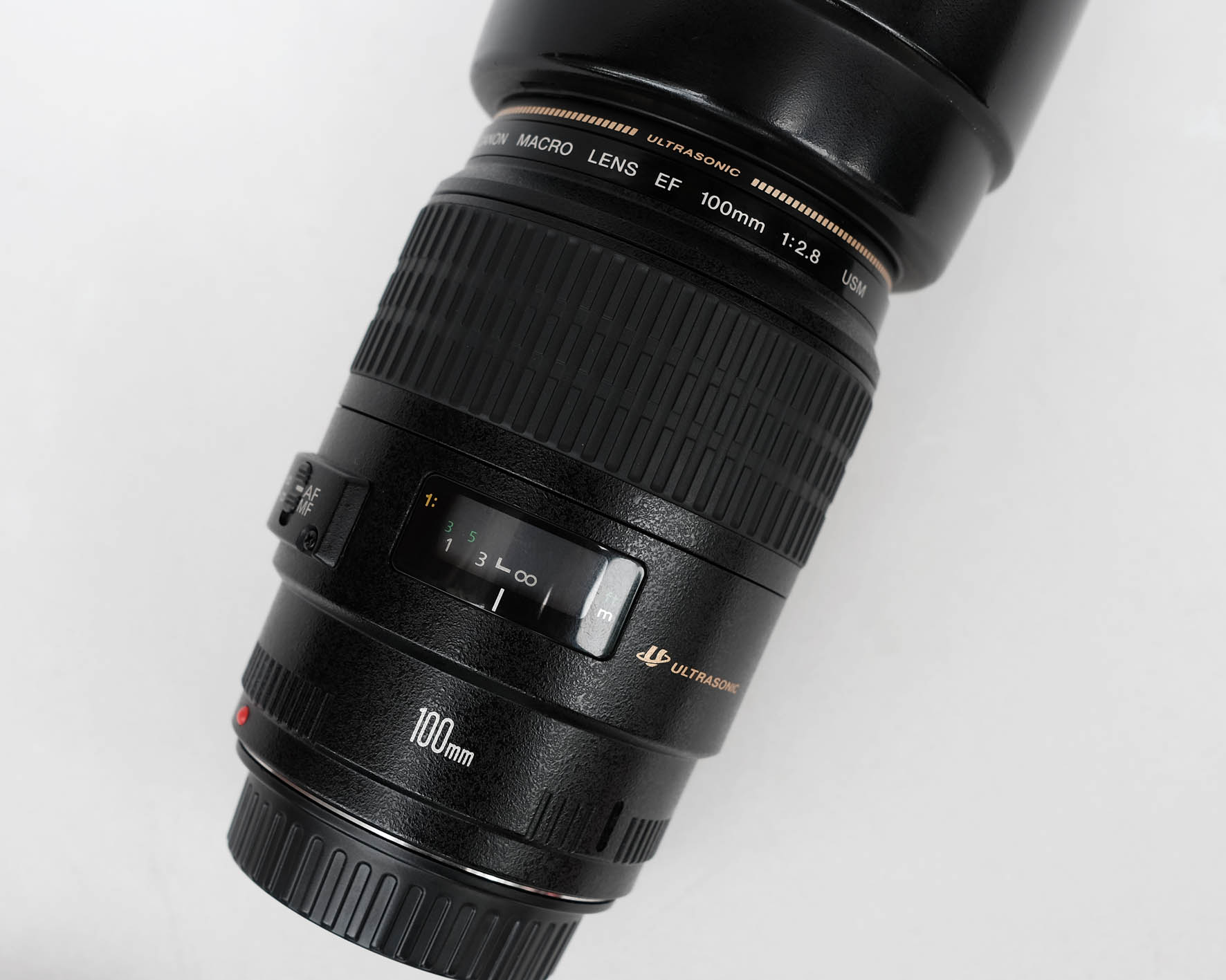 Canon EF 100mm f/2.8 Macro USM