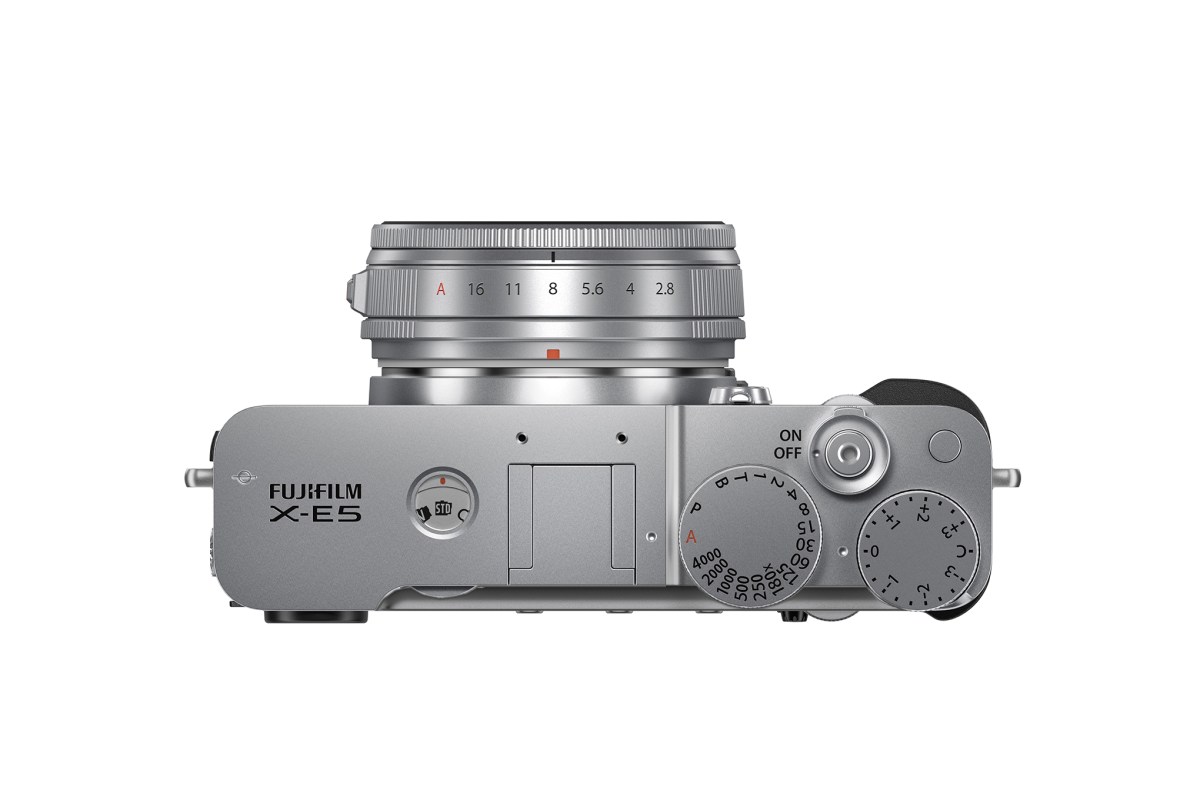 Máy Ảnh Fujifilm X-E5 + Lens XF 23mm F/2.8 R WR (Silver) | Chính Hãng