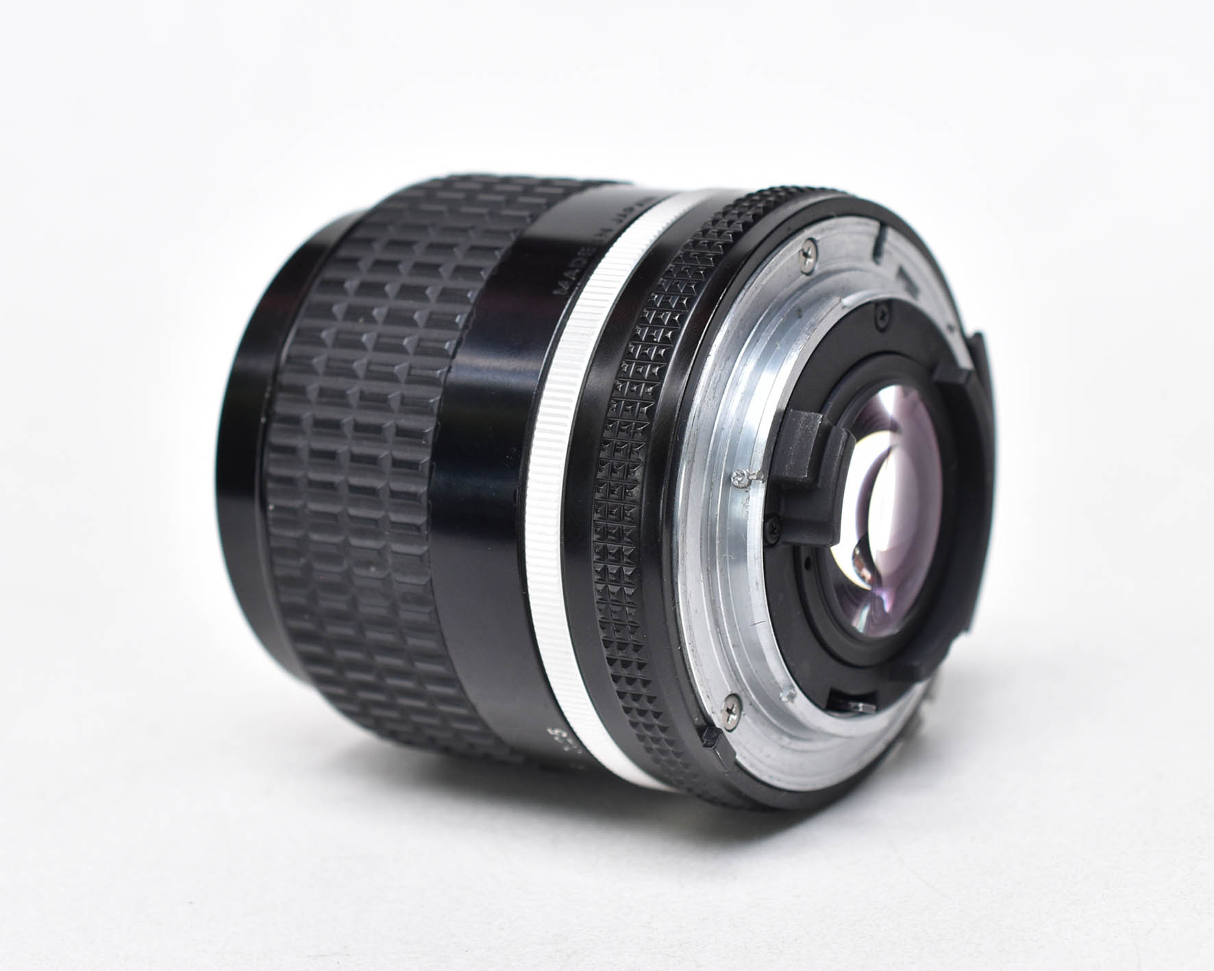 Nikon 28mm f/2 AIS