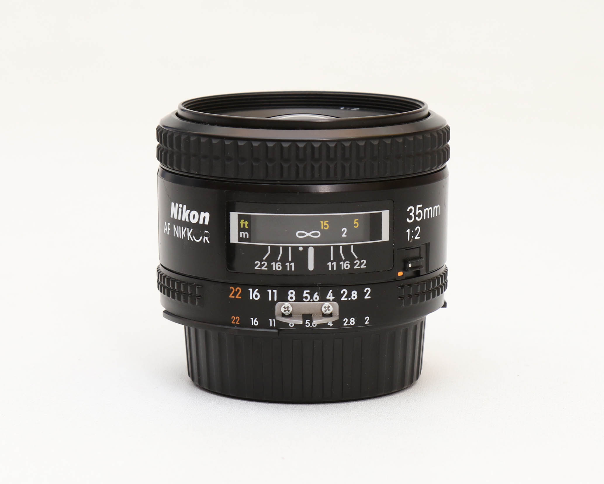 Nikon 35mm f/2 AF NIKKOR