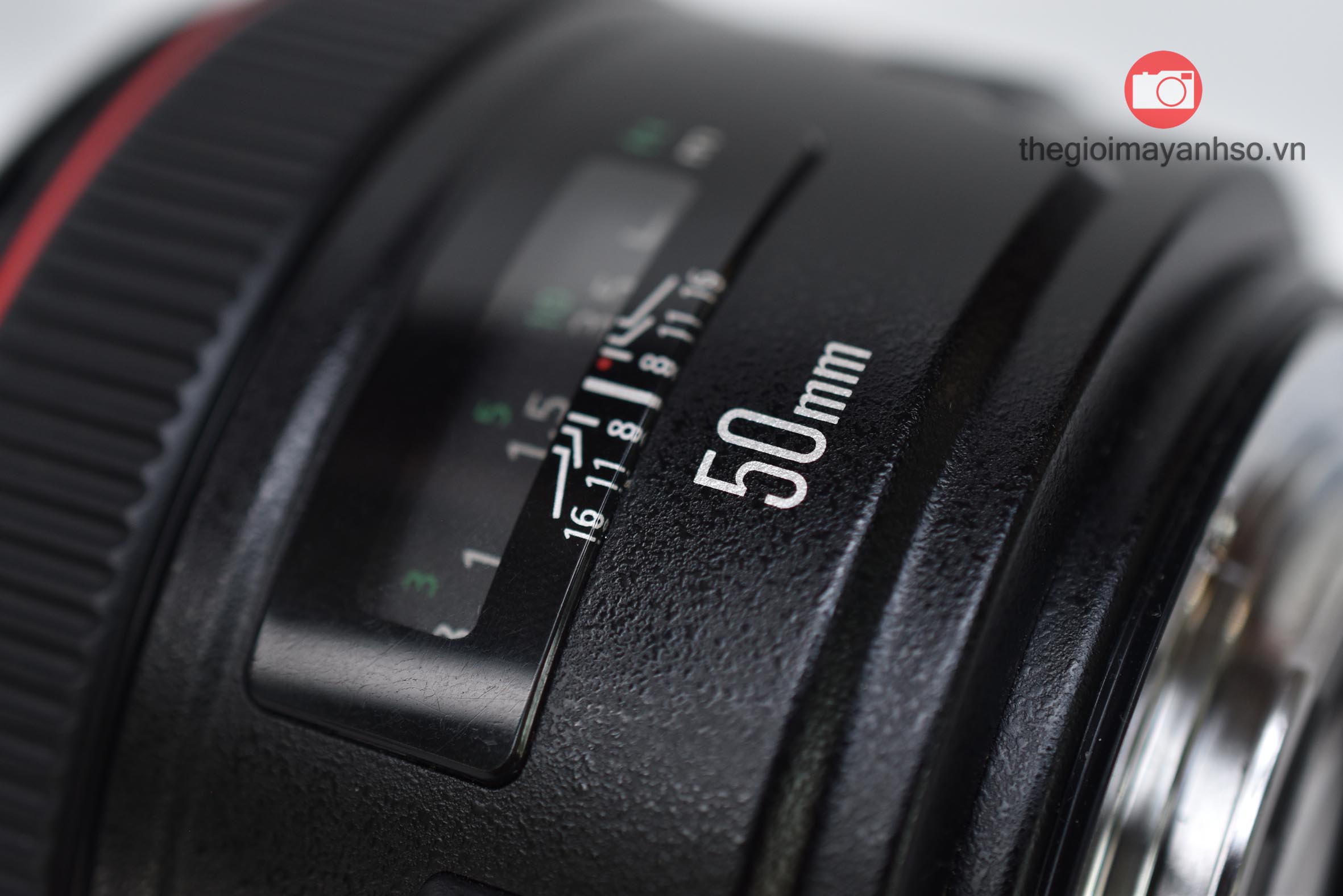Canon EF 50mm f/1.2L USM