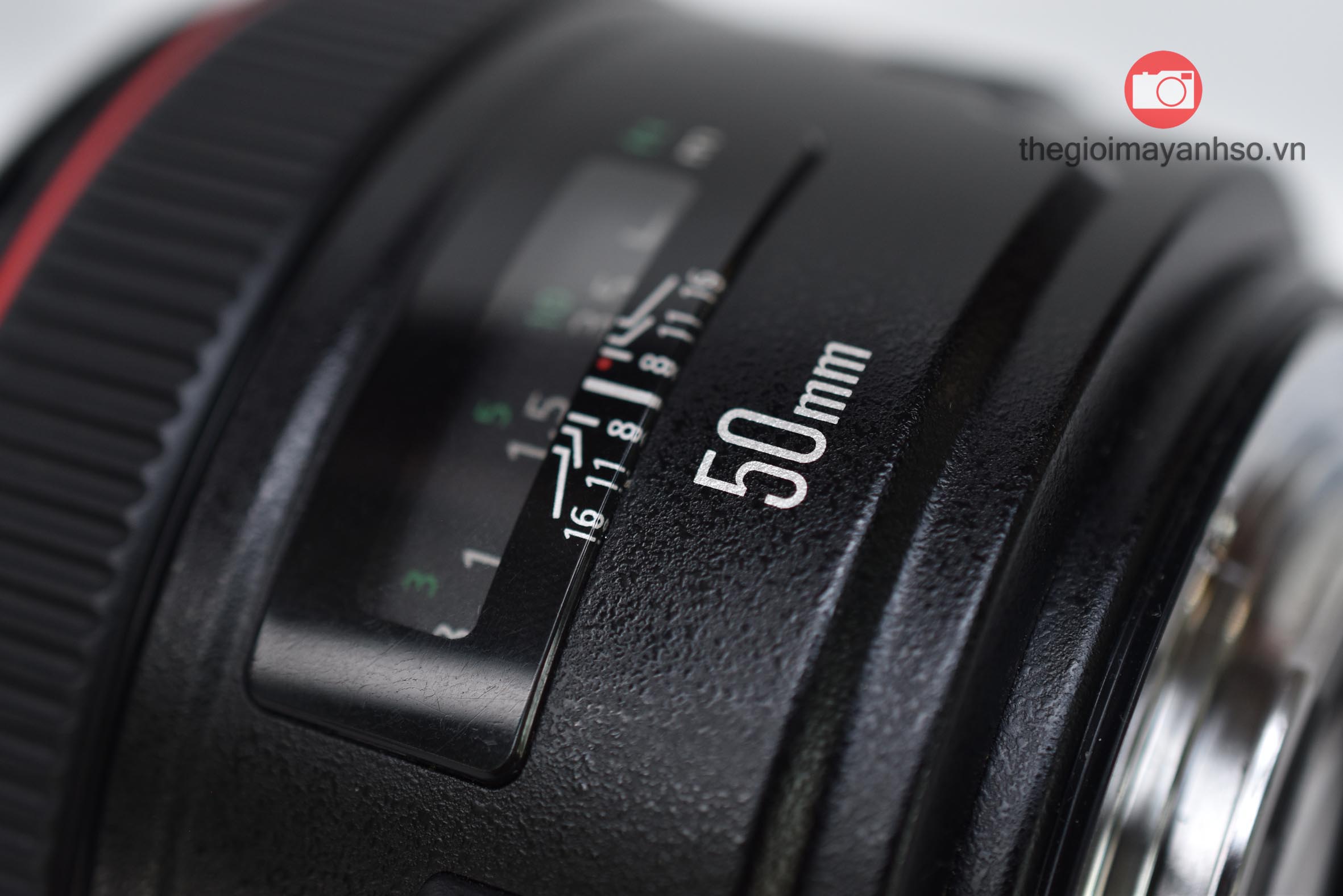  Canon EF 50mm f/1.2L USM