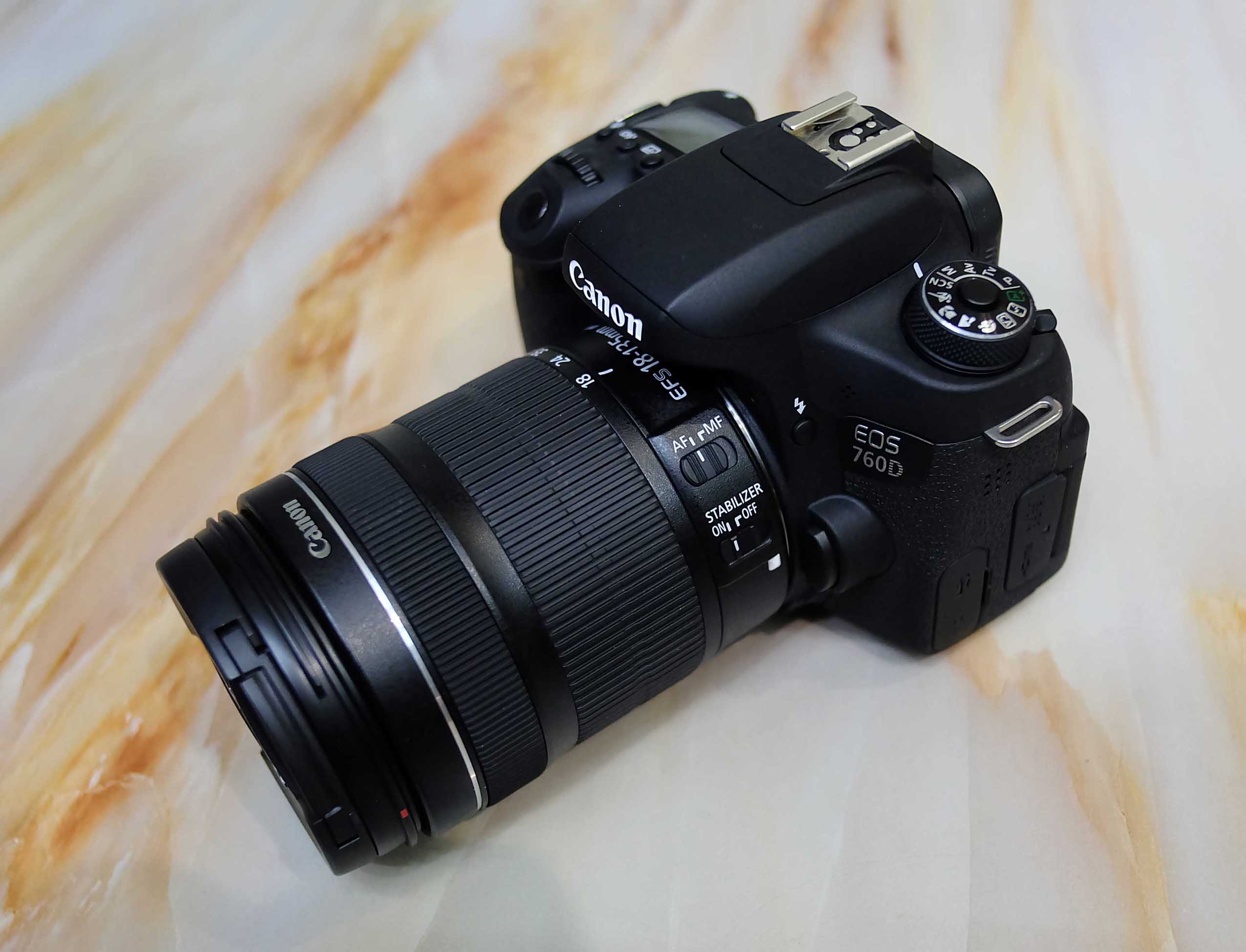 Canon EOS 760D - Rebel T6S /  Kit 18-135mm IS STM