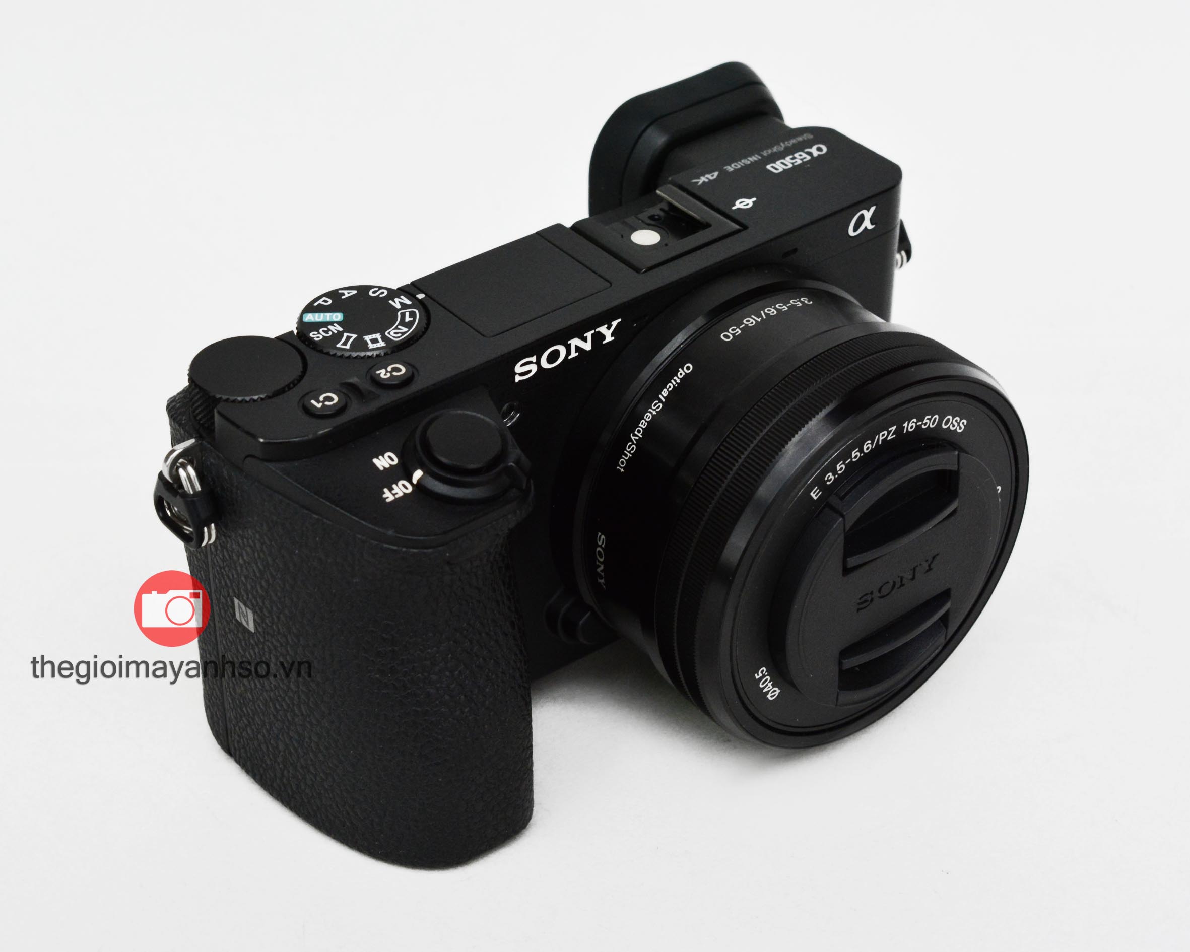 Sony Alpha A6500 + Kit 16-50mm f/3.5-5.6 OSS Zoom
