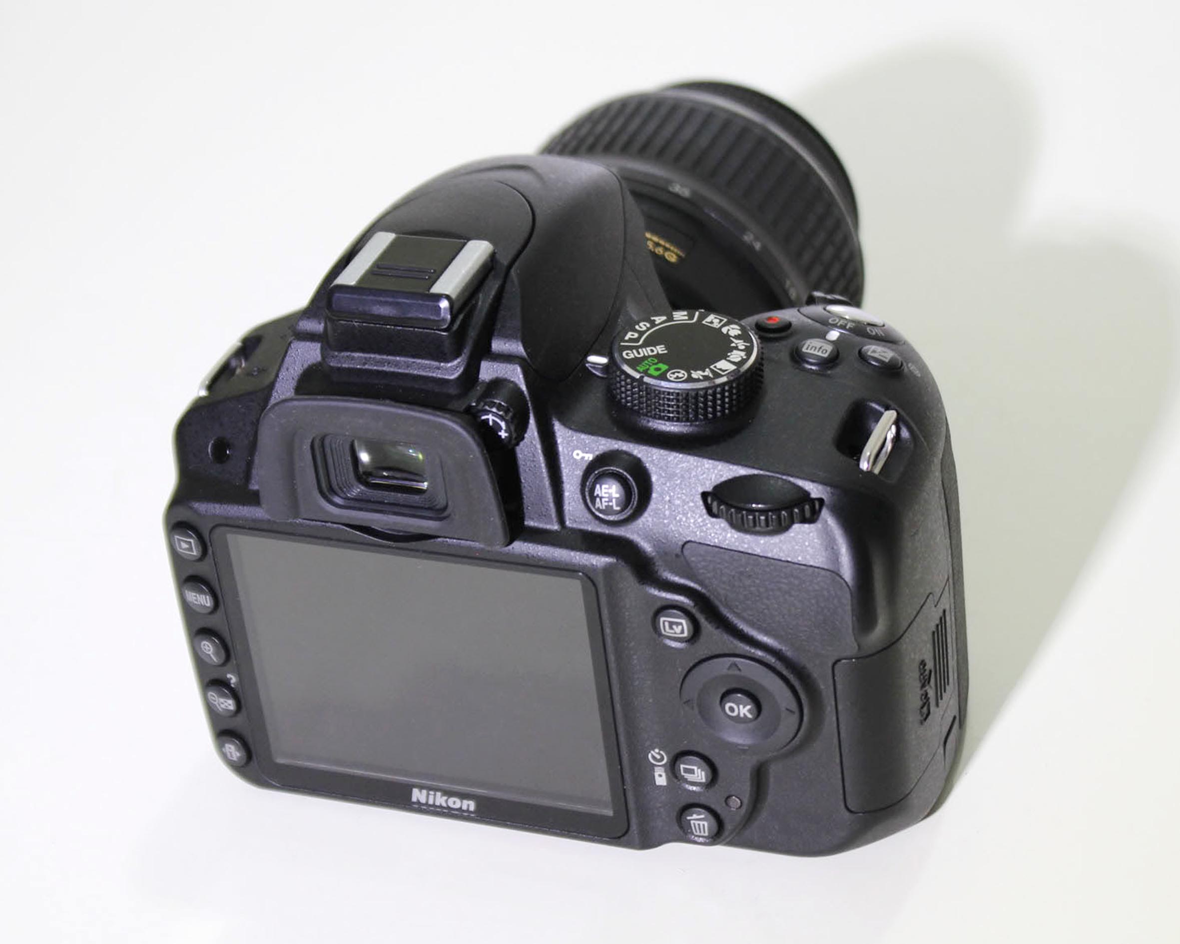 Nikon D3200 + kit 18-55 VR