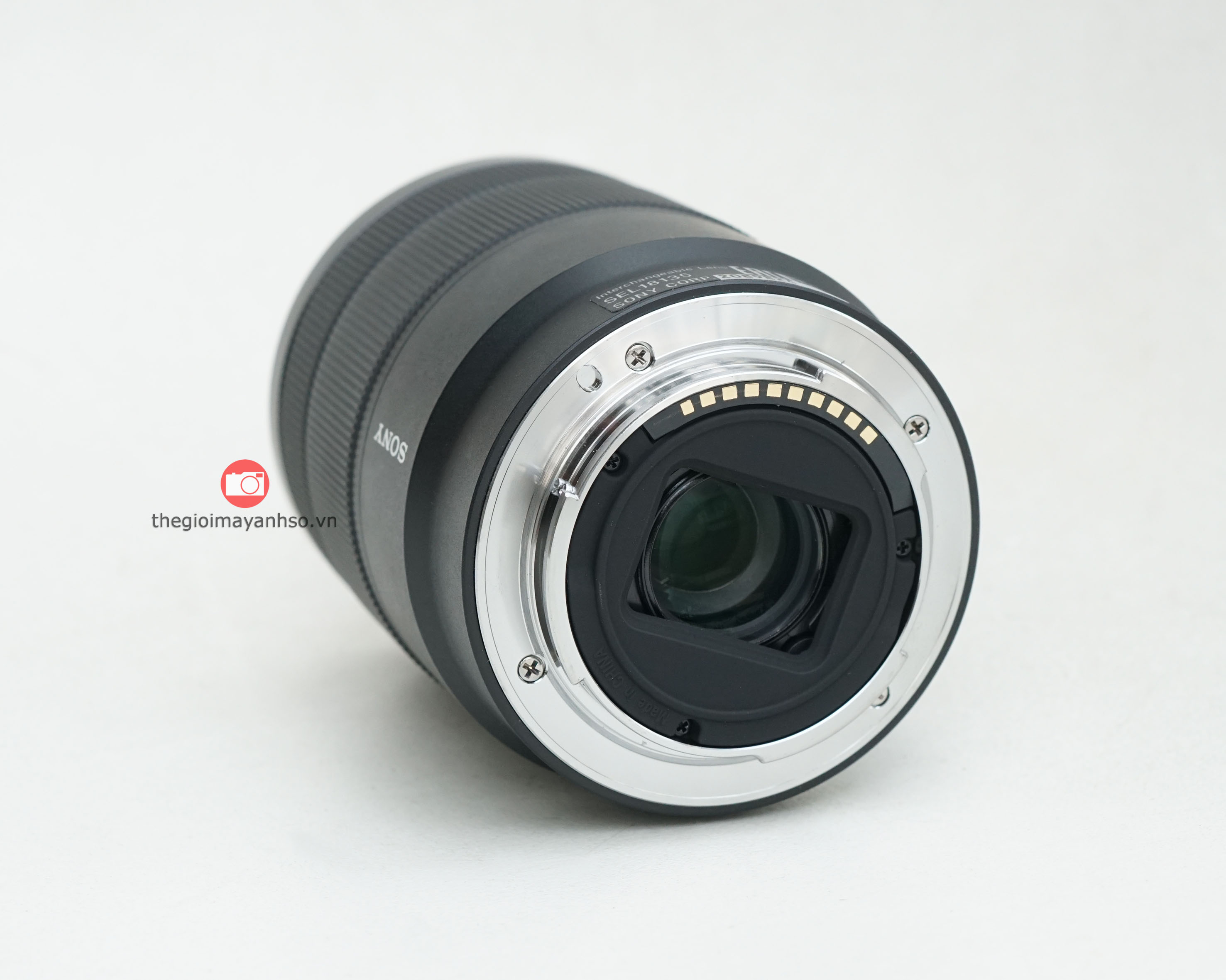 Ống kính Sony E 18-135mm f/3.5-5.6 OSS