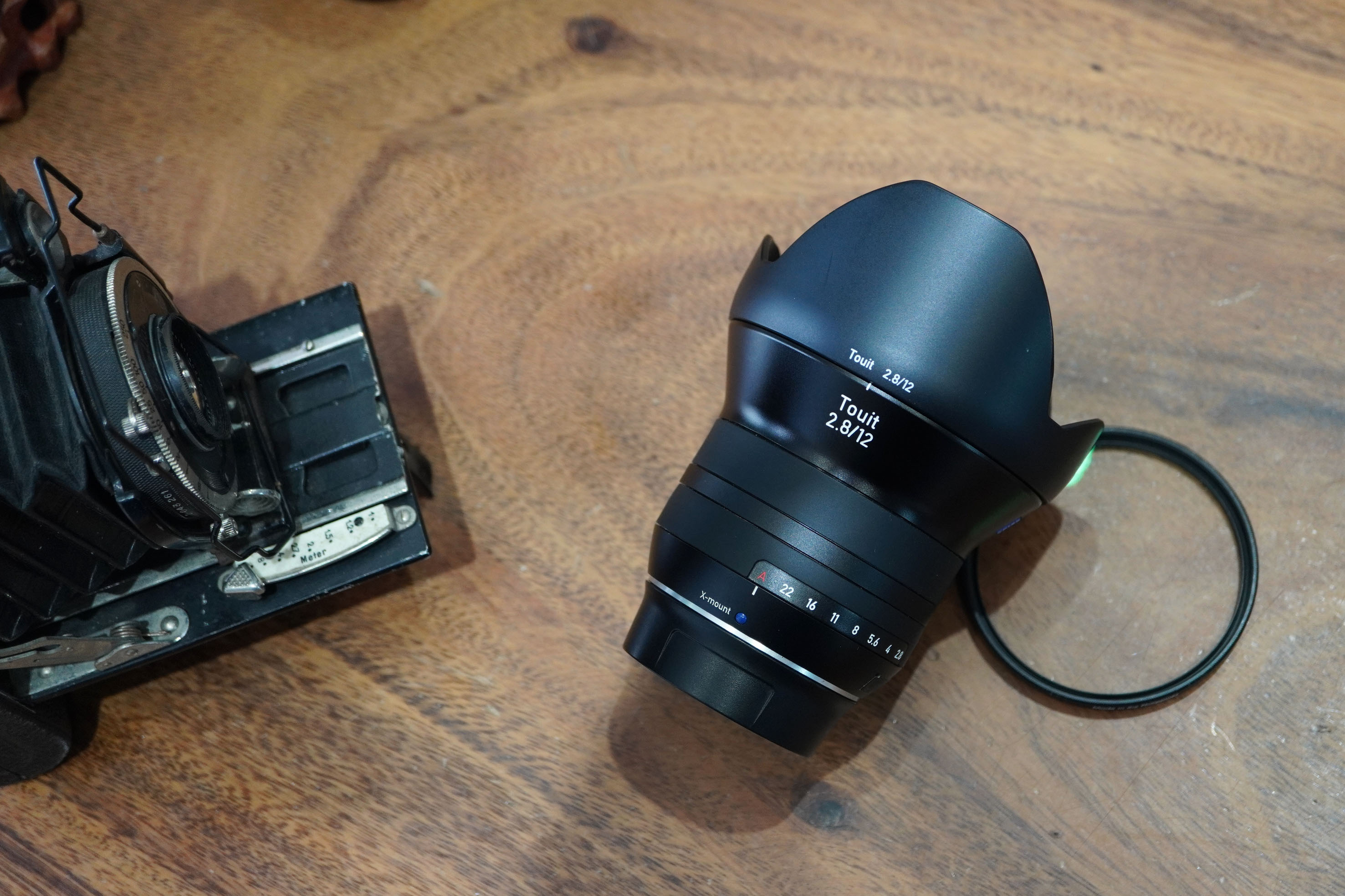 Ống Kính Carl Zeiss Touit 12mm F/2.8 For Sony E