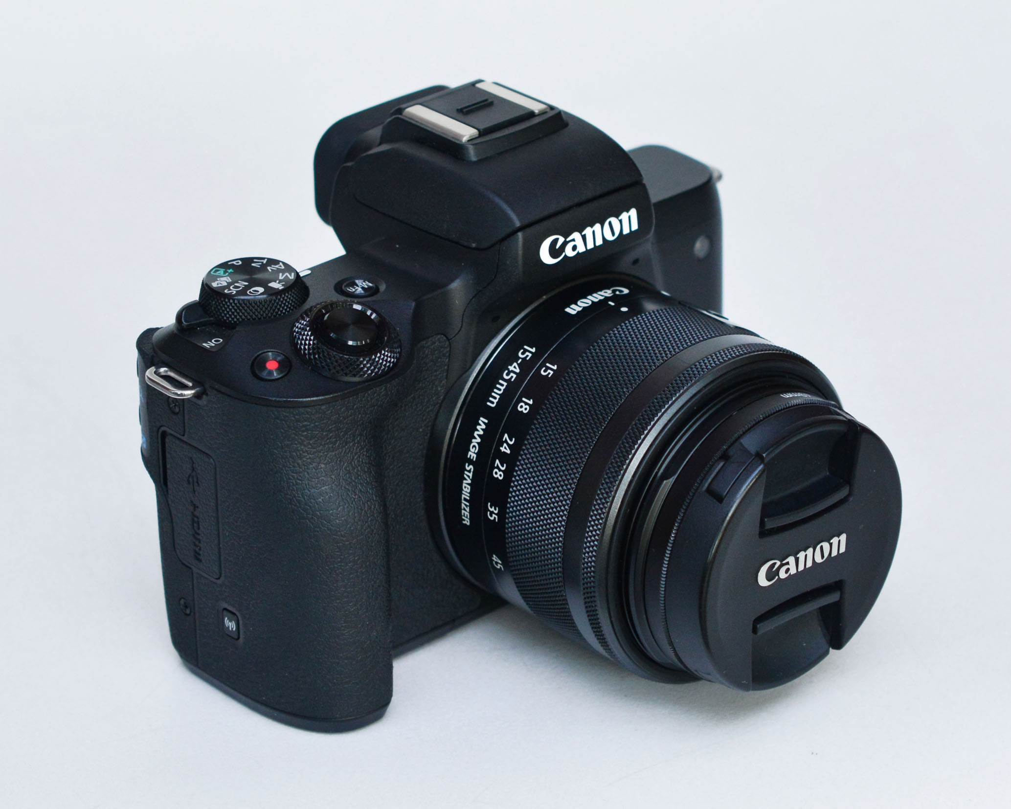 Canon EOS M50 + Kit 15-45mm