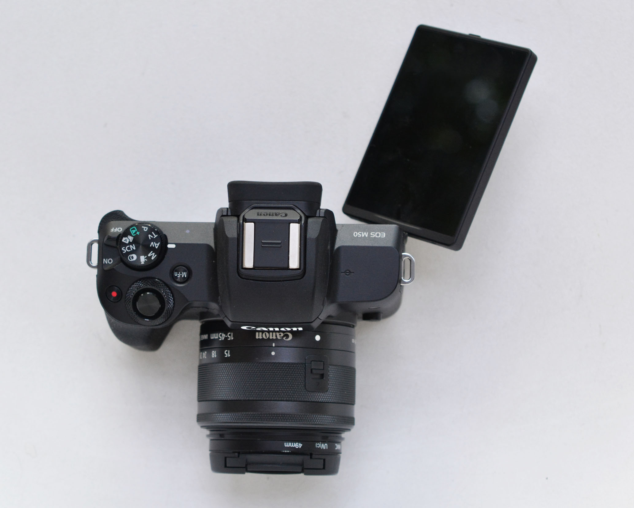 Canon EOS M50 + Kit 15-45mm