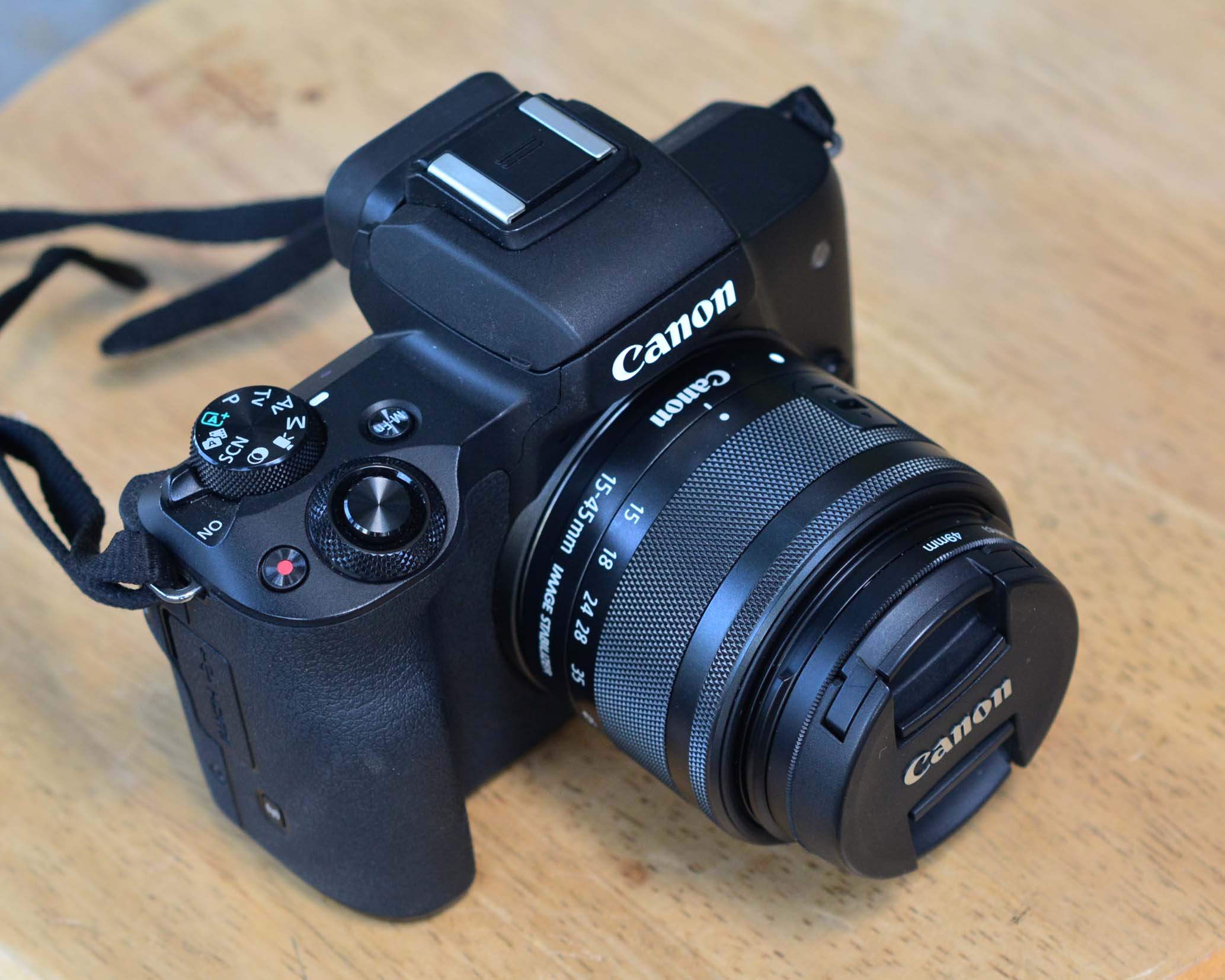 Canon EOS M50 + Kit 15-45mm