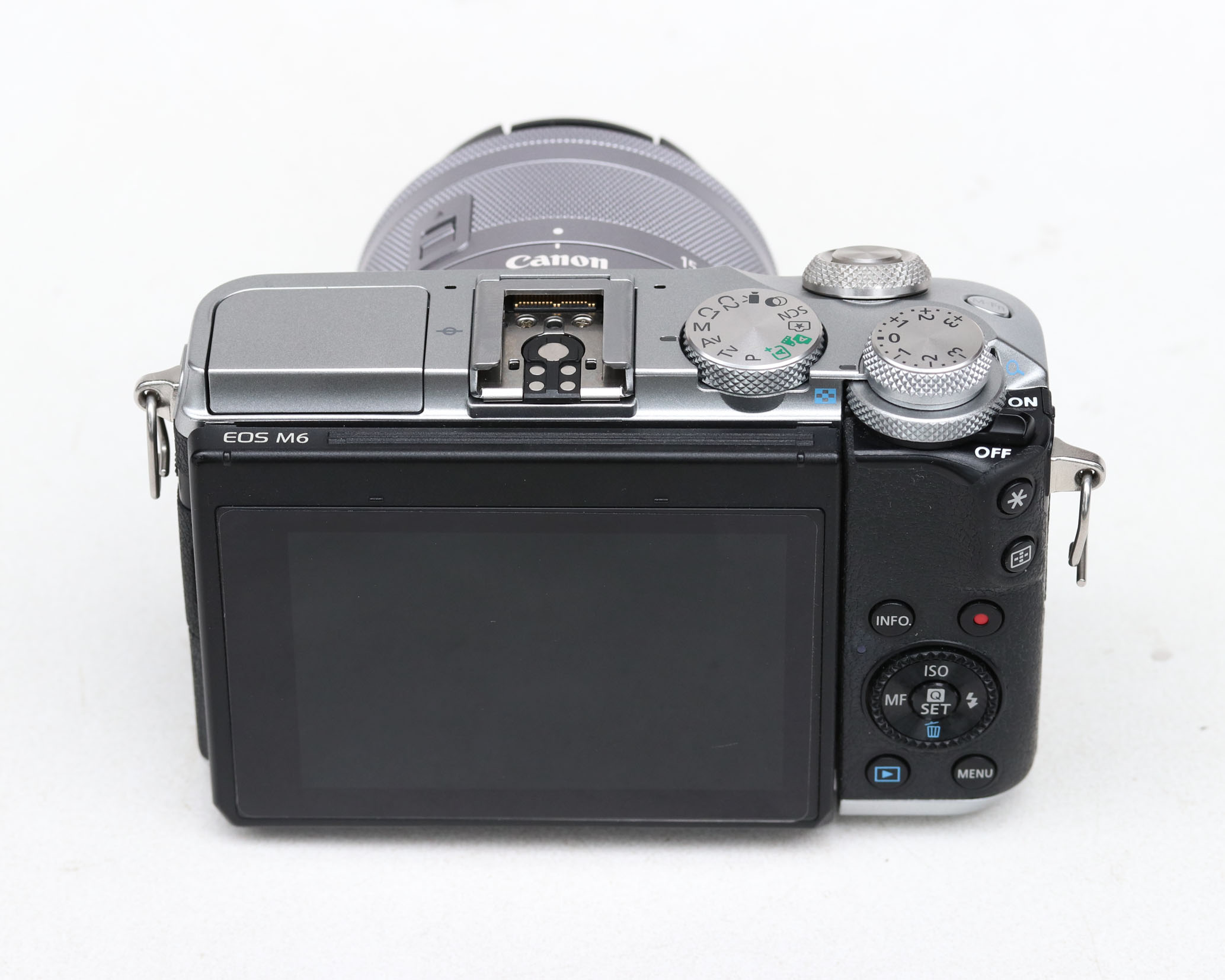 Canon EOS M6 + Kit 15-45mm IS STM màu bạc, Chính hãng