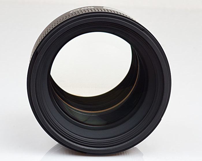 Sigma 85mm f/1.4 EX DG HSM Lens For Canon