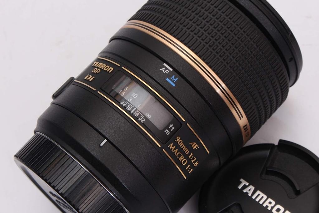 Tamron 90mm f/2.8 SP AF Di Macro Lens for Canon / Nikon
