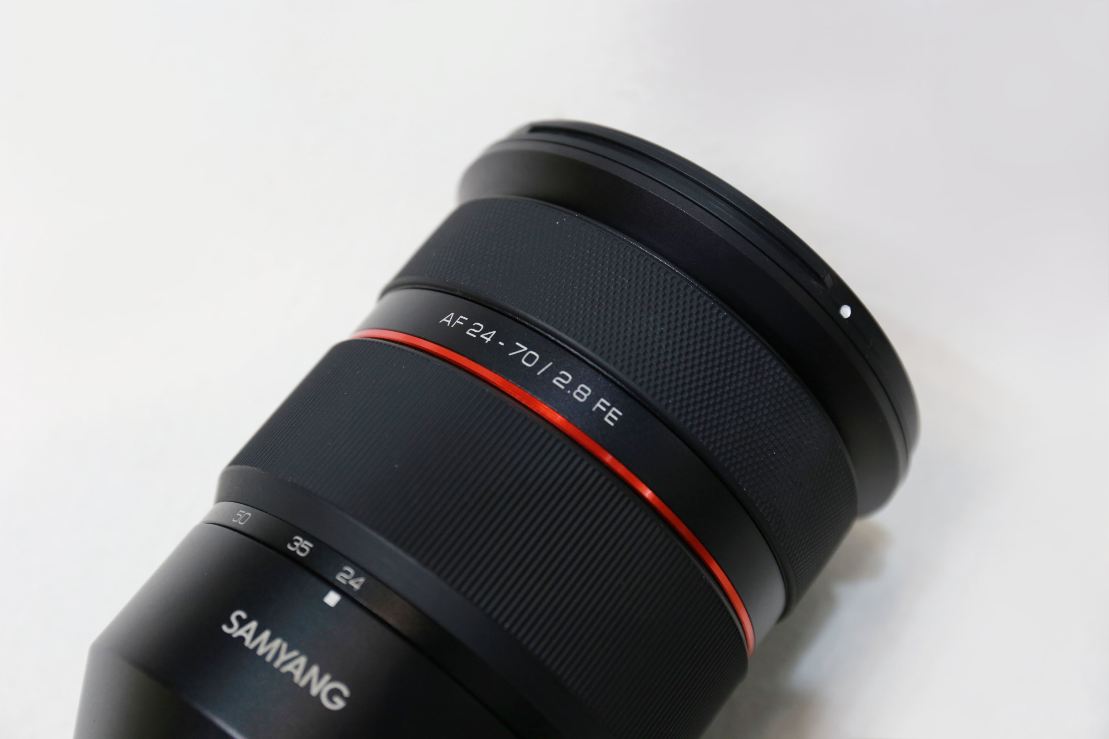 Ống kính Samyang 24-70mm f/2.8 AF for Sony E