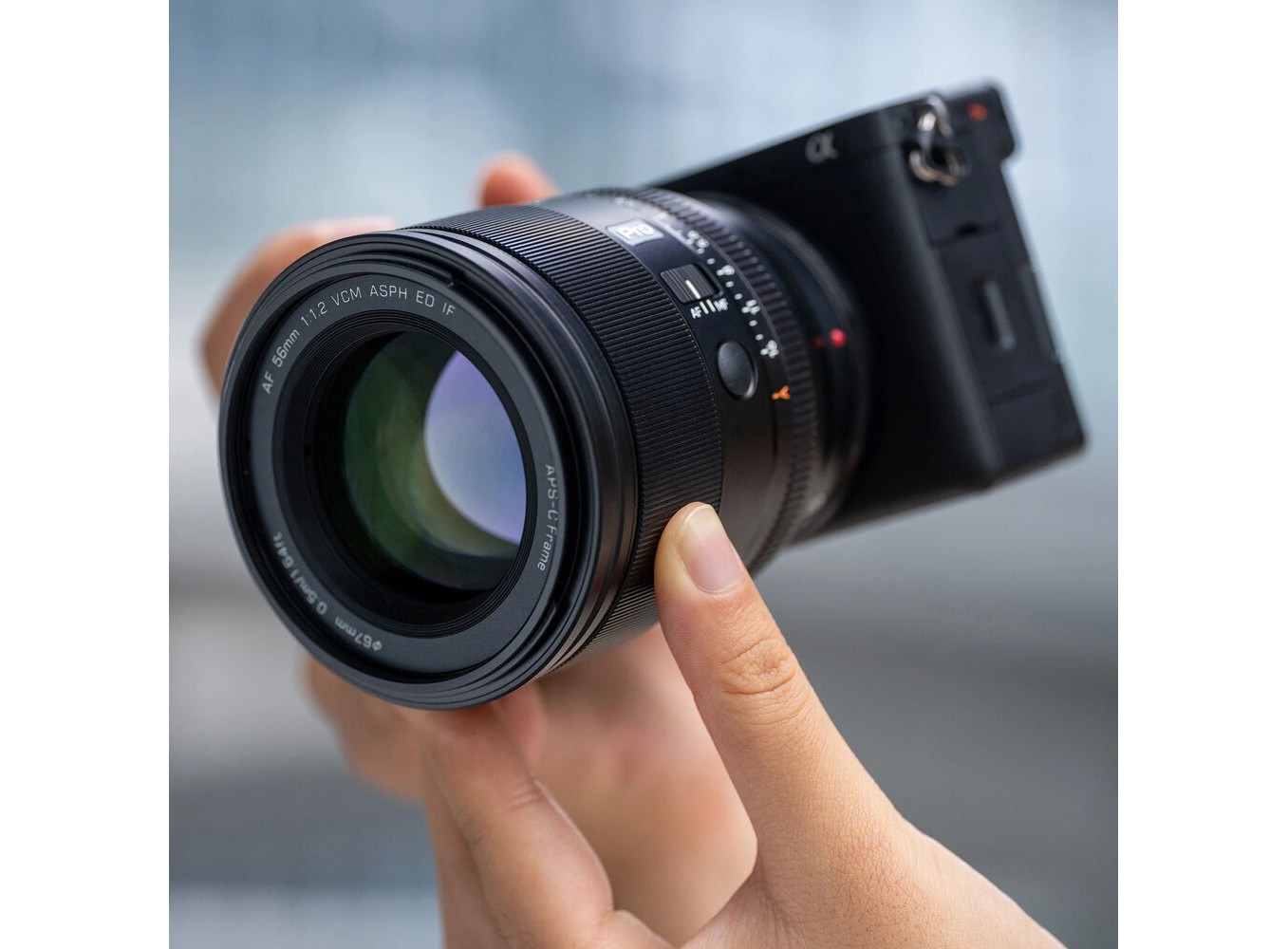 Ống kính Viltrox AF 56mm f/1.2 Pro