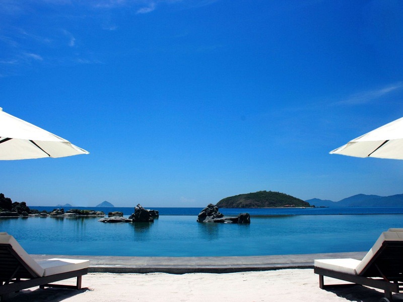 Amiana-resort-nha-trang-thu-gian-tren-bien