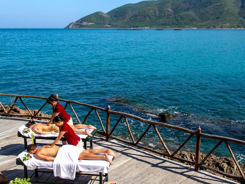 Diamond-bay-nha-trang-spa-tren-bien