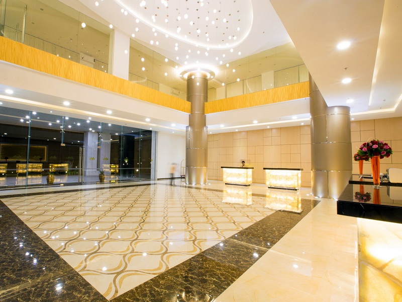 khu-vuc-don-khach-tai-golden-peak-resort