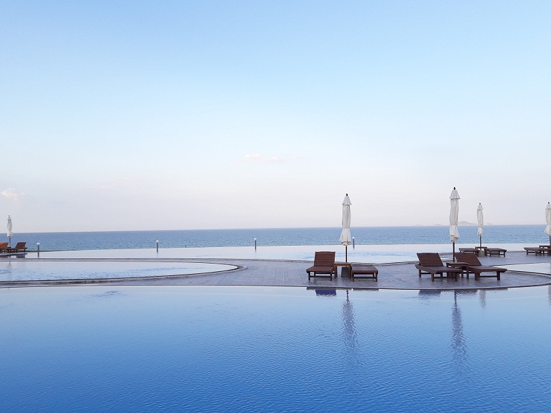 Golden-Peak-Resort-swimming-pool