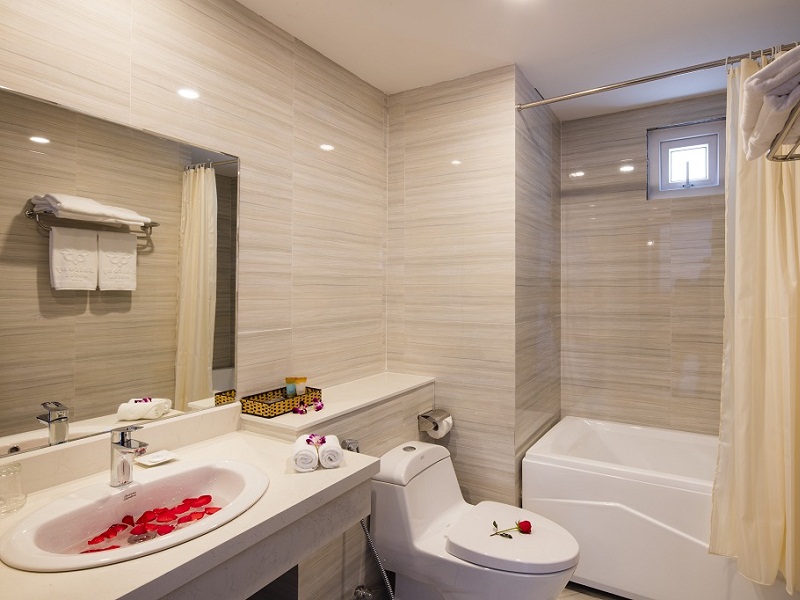 khach-san-balcony-nha-trang-bath-room