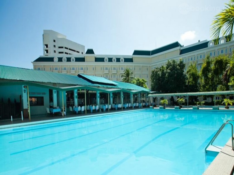 khach-san-vien-dong-nha-trang-swimming-pool