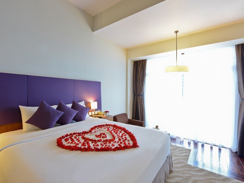 Novotel-Nha-Trang-honeymoon-room