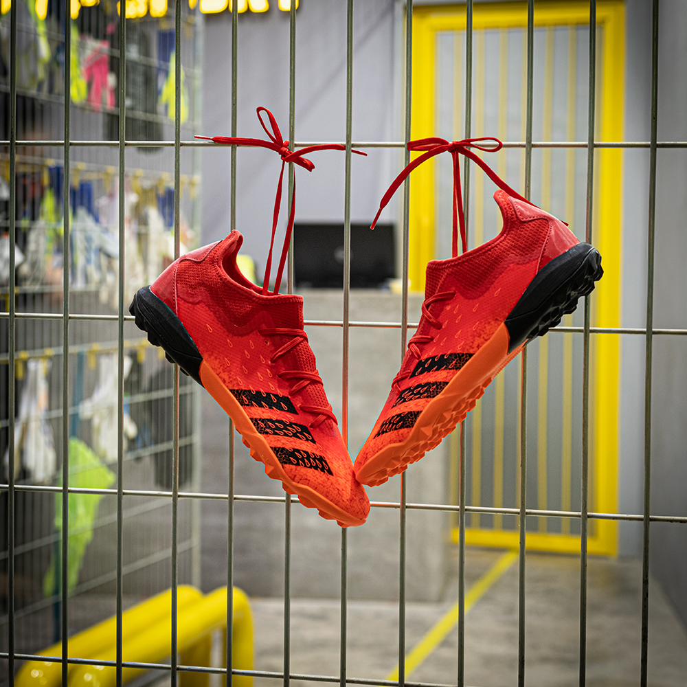 Giày Bóng Đá Adidas Predator Freak.3 Đỏ Vạch Đen Cổ Lửng TF