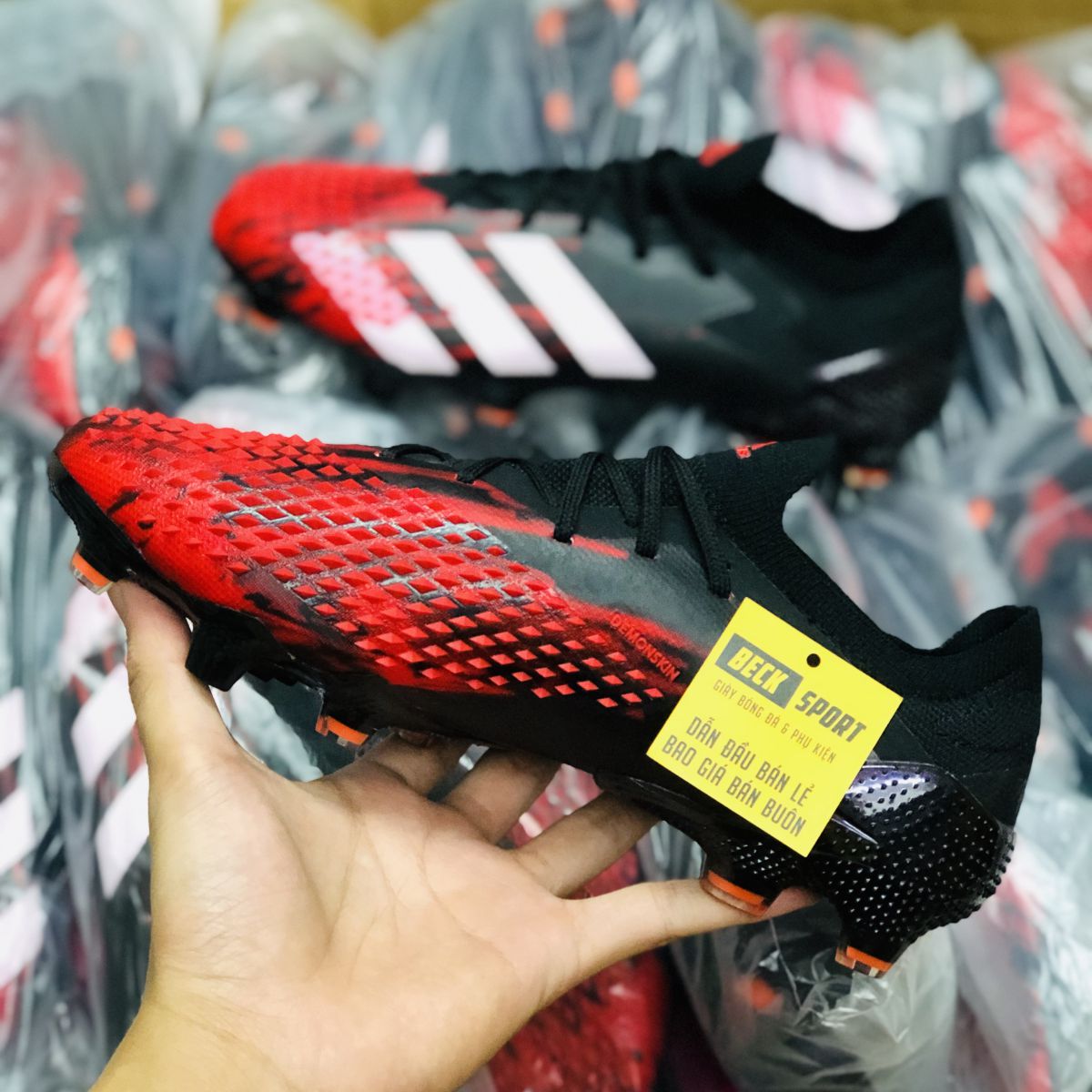 Giày Bóng Đá Adidas Predator Mutator Đen Mũi Đỏ Vạch Trắng FG
