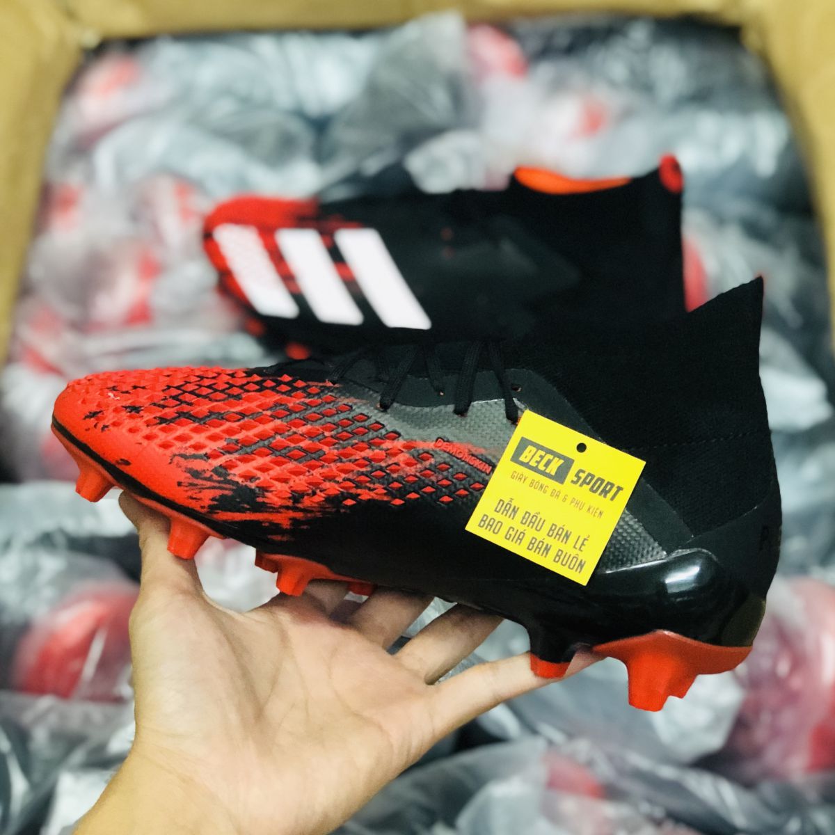 Giày Bóng Đá Adidas Predator 20.1 Mutator Đen Mũi Đỏ Vạch Trắng Cổ Cao AG