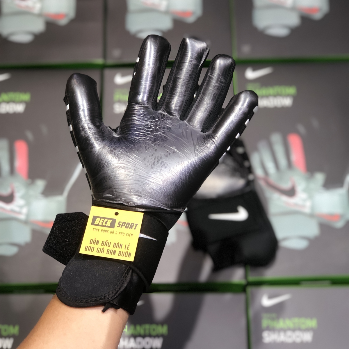 Găng Tay Nike Phantom Elite Đen Vạch Xám ( Không Xương )