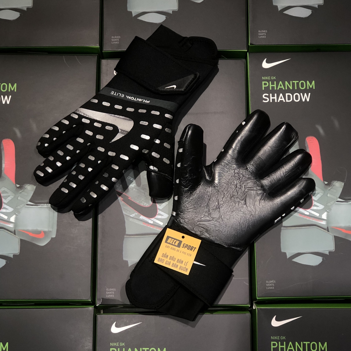 Găng Tay Nike Phantom Elite Đen Vạch Xám ( Không Xương )