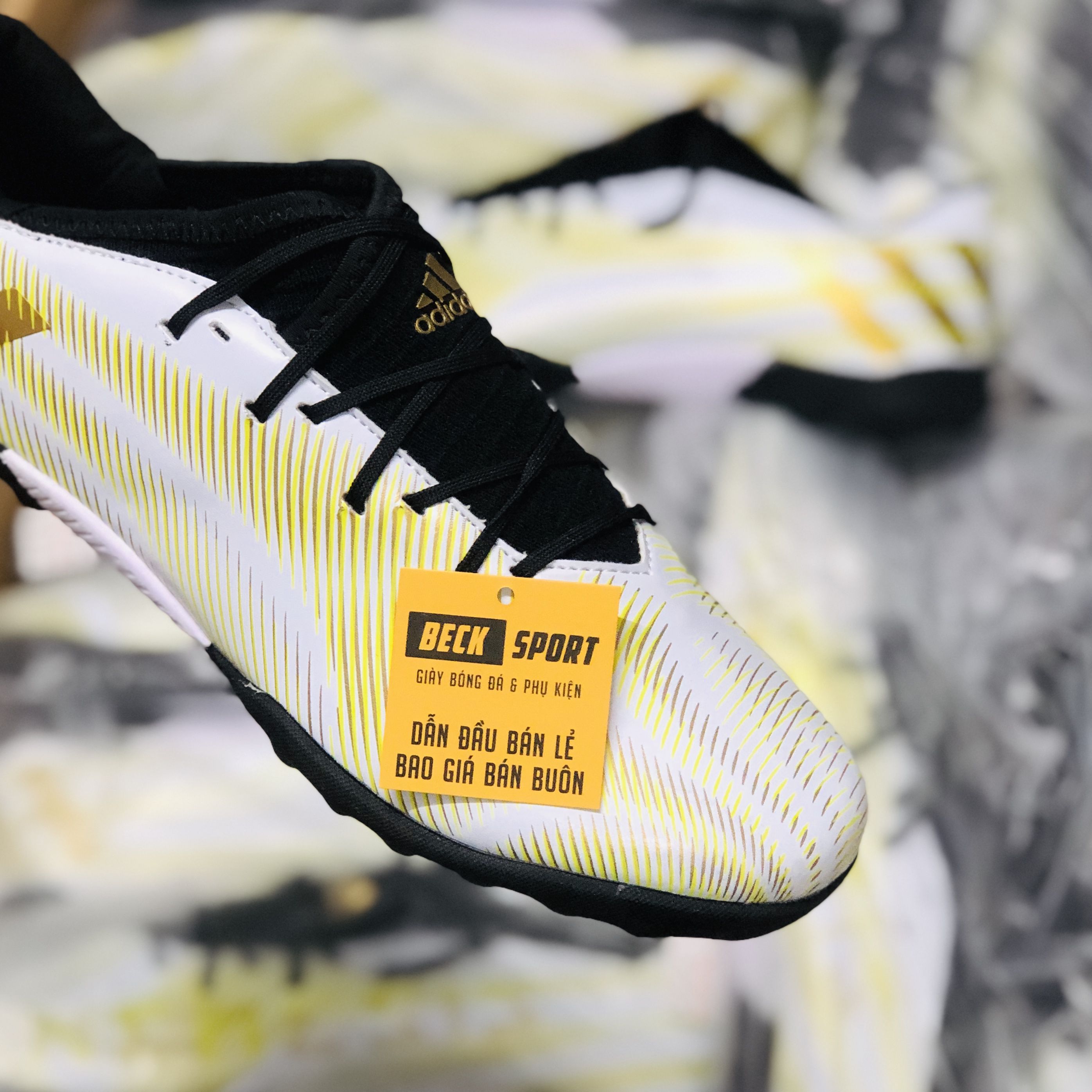 Giày Bóng Đá Adidas Nemeziz 20.3 Trắng Vạch Vàng TF