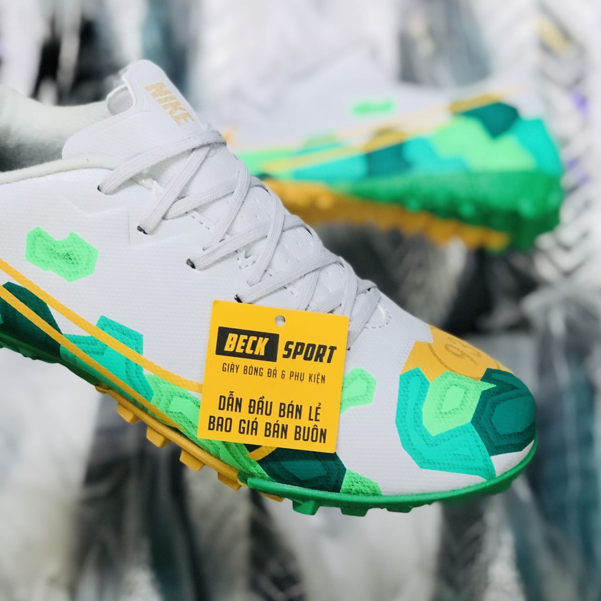 Giày Bóng Đá Nike Mercurial 13 Academy Trắng Xanh Lục Vạch Vàng TF