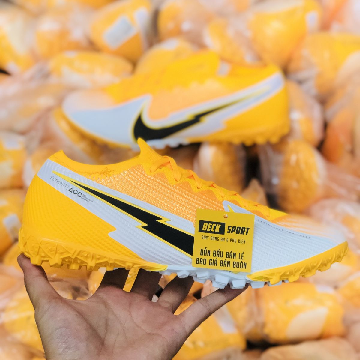 Giày Bóng Đá TQ Nike Mercurial Vapor 13 Elite Vàng Trắng Vạch Đen Cổ Lửng TF