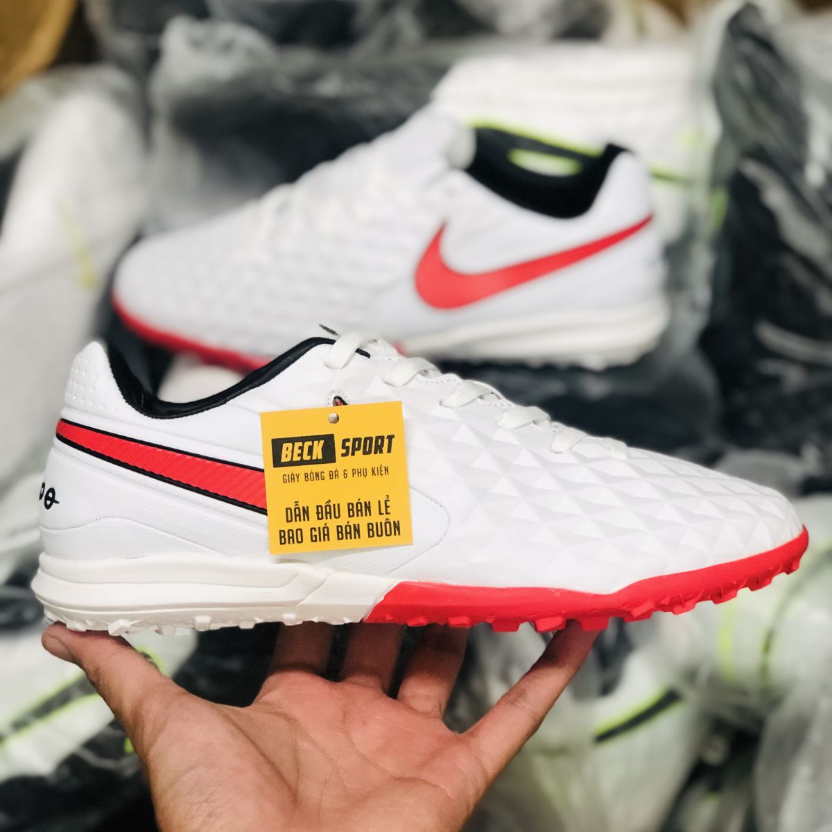 Giày Bóng Đá Nike Tiempo Legend 8 Pro Trắng Vạch Đỏ HQ TF