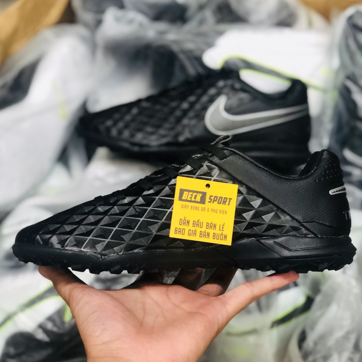 Giày Bóng Đá Nike Tiempo Legend 8 Pro Đen Tuyền HQ TF