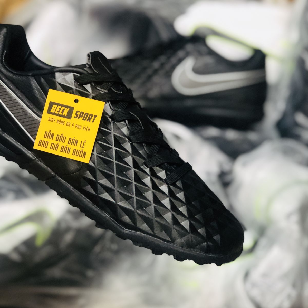 Giày Bóng Đá Nike Tiempo Legend 8 Pro Đen Tuyền HQ TF