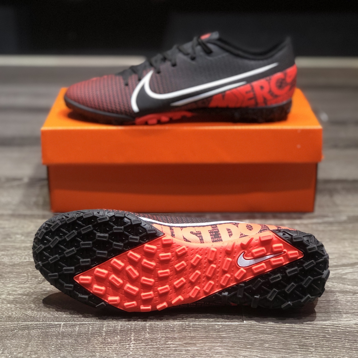 Giày Bóng Đá Nike Mercurial 13 Academy Đen Vạch Cam V2 TF