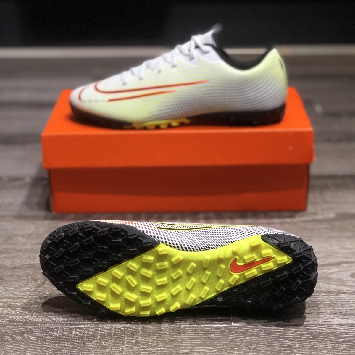 Giày Bóng Đá Nike Mercurial Academy CR7 MDS002 Trắng Vạch Đen V2 TF
