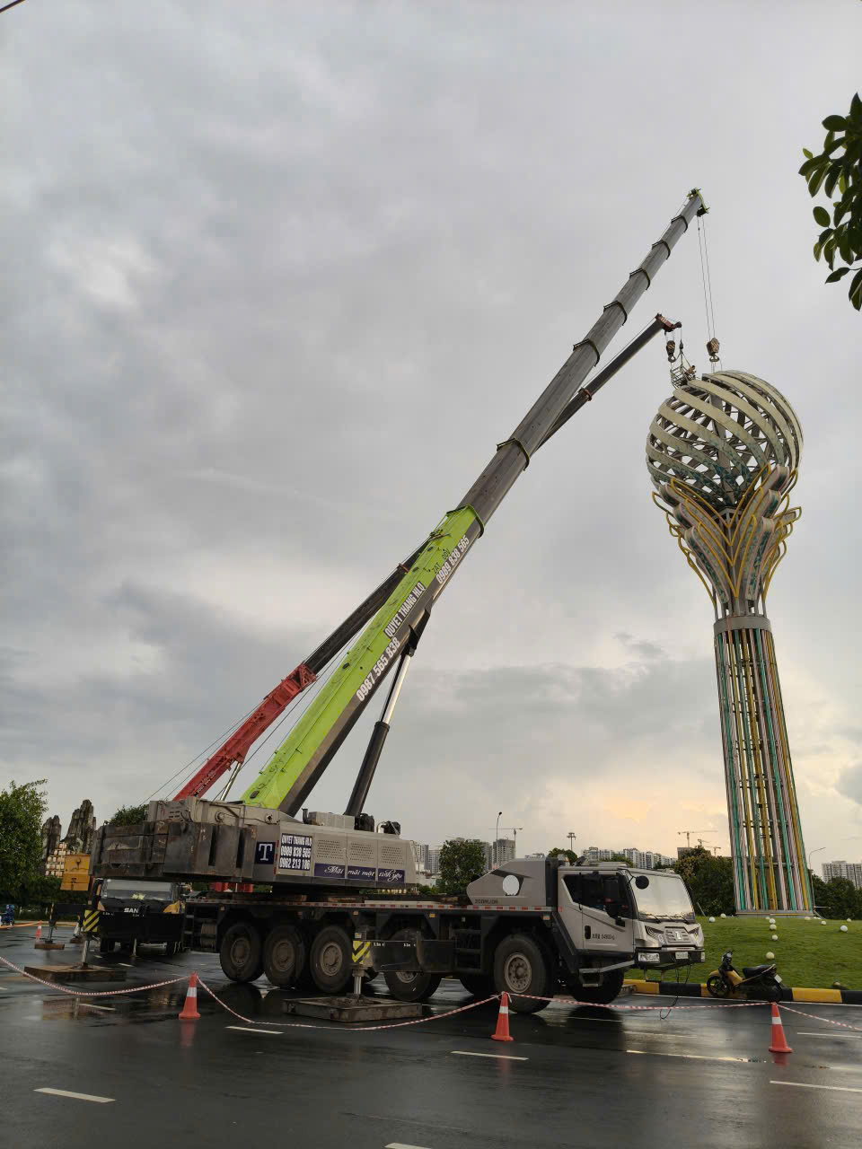 Tháo Quả Cầu Ánh Sáng Tại Vin Tây Mỗ Hà Nội Ngày 15/8