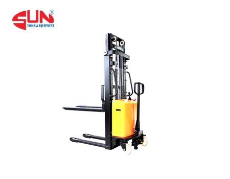Xe nâng điện bán tự động Luxmachine LUX-1530