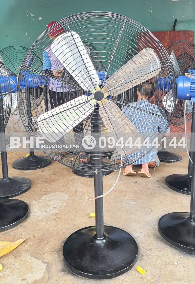 Quạt đứng công nghiệp QD-700VN