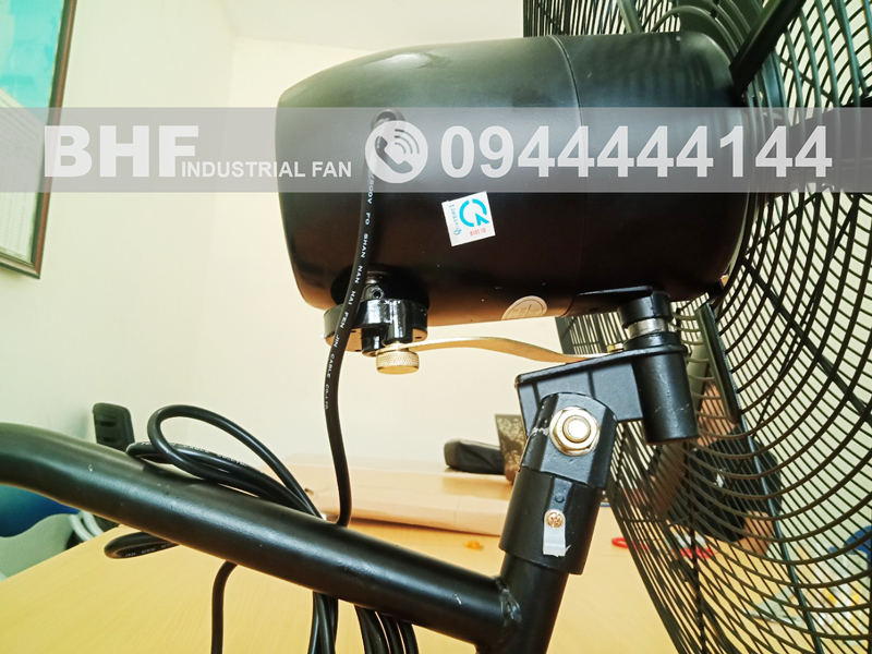 Quạt treo công nghiệp Deton DHW-650T