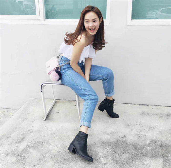 Mix giày boot nữ cổ thấp cùng quần jeans