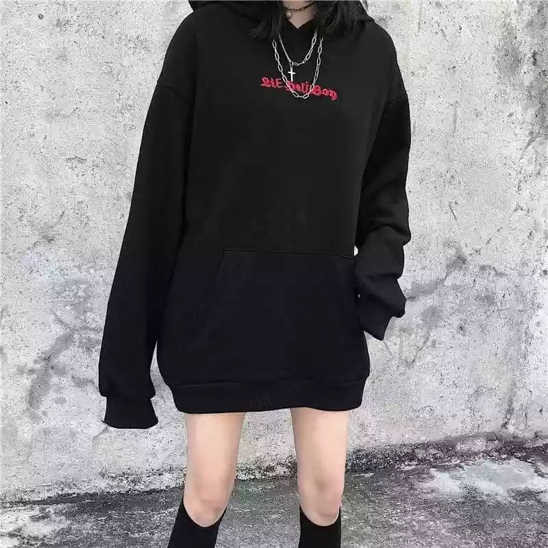 Mix and match áo hoodie form rộng và giày cao cổ